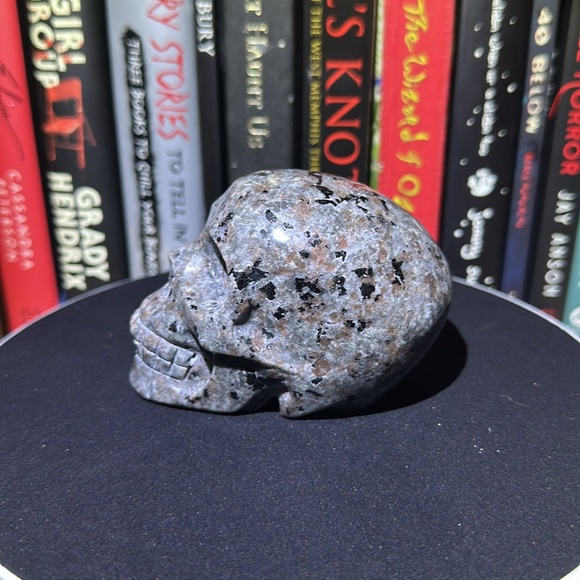 (1) Yooperlite Skull - UV Reactive For Days - Picture 3 of 9